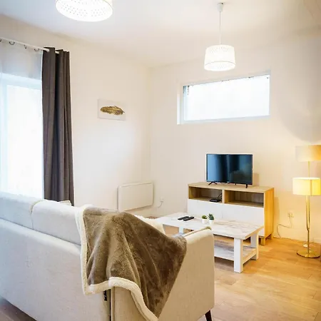 Grand Avec Parking 2pers Apartment *